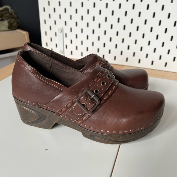 Sofft Brown Leather Buckle Clogs - Picture 4 of 10